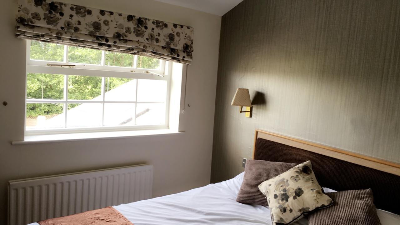The Old Mill Hotel Alsager Esterno foto