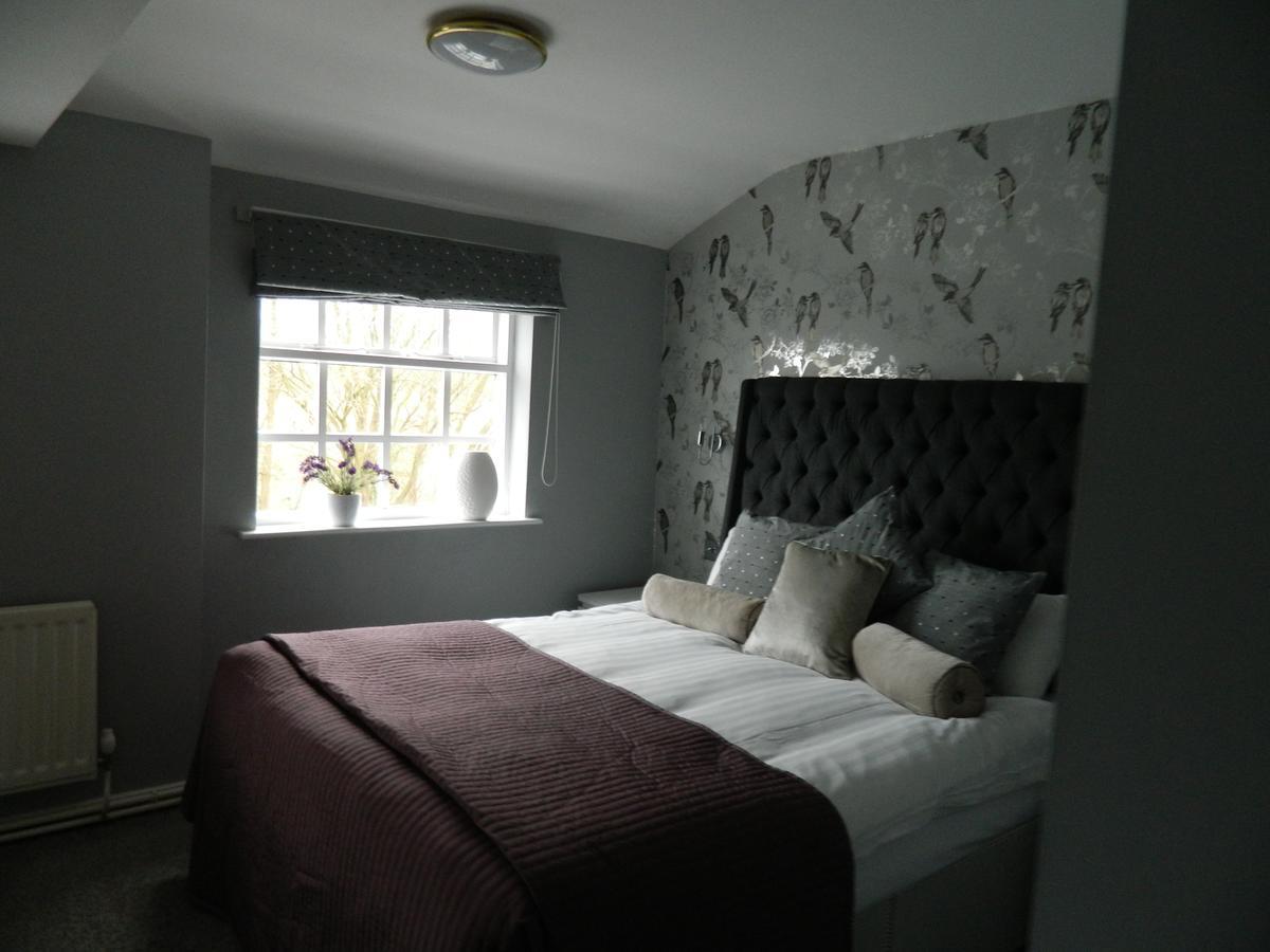 The Old Mill Hotel Alsager Esterno foto